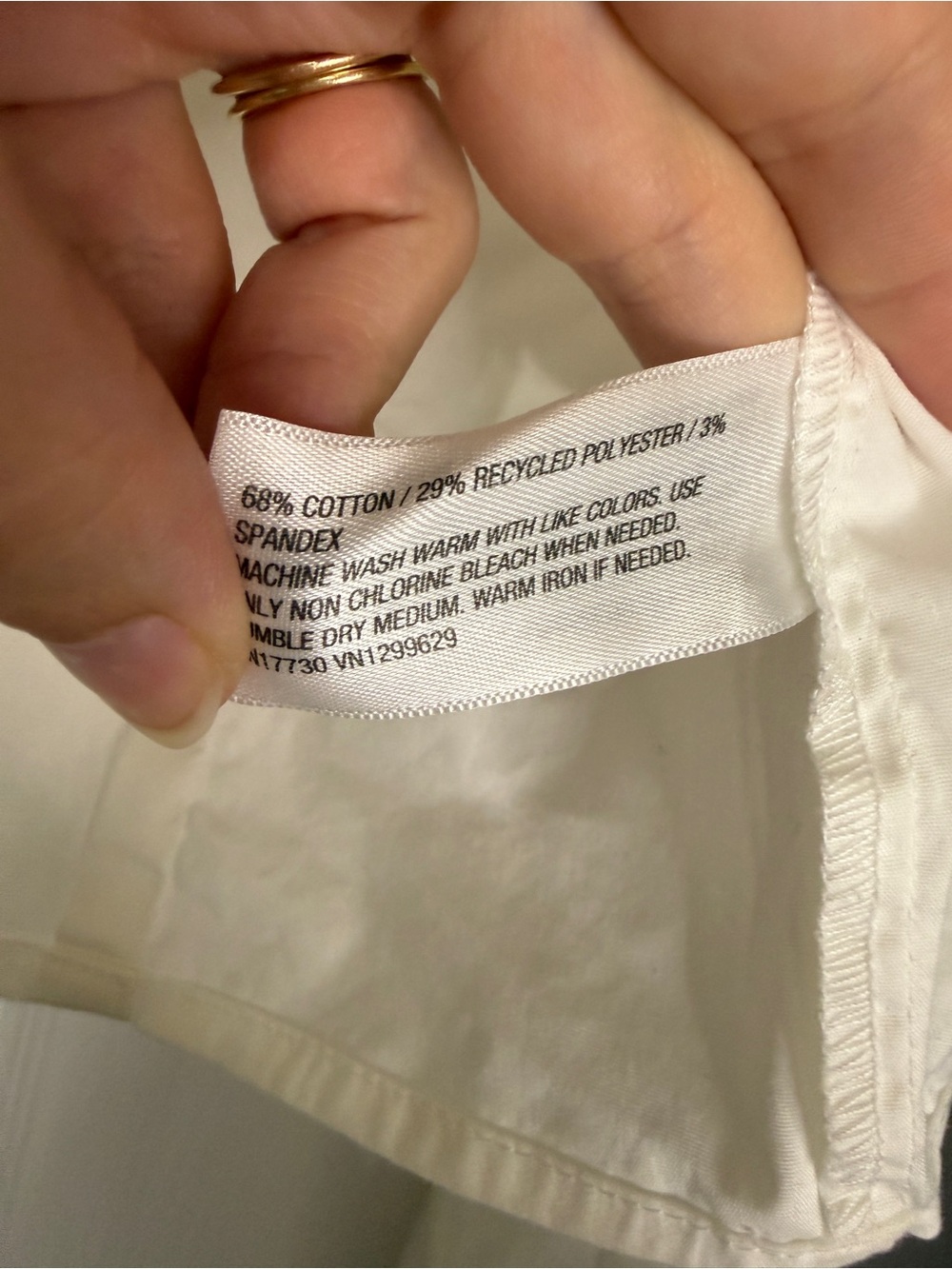 wild fable White Eyelet Closure Button-Front Shirt Size Medium - Picture 6 of 6